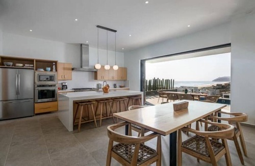 Cerritos House | Jaw dropping Ocean and Mountain Views!