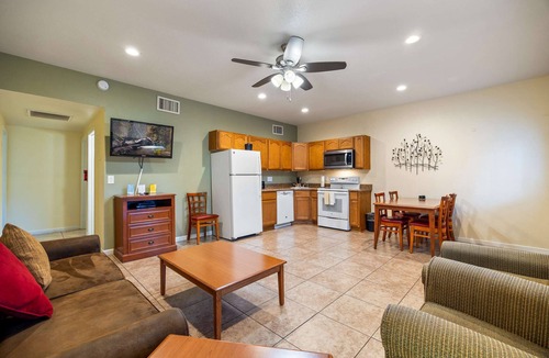Pinetop Apartment | Juniper-Sta. Fe Upper by Roundhouse Resort and Spa