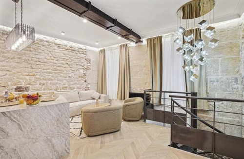 Quartier Saint-Ambroise Apartment | KAZA BELLA - Haut Marais Modern flat with small pool