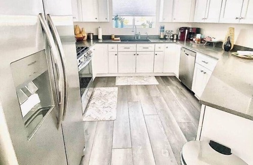 Cottonwood House | Kickin' It on Kindra! Modern 3 Bedroom New Build!