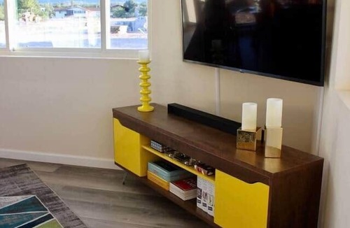 Cottonwood House | Kickin' It on Kindra! Modern 3 Bedroom New Build!