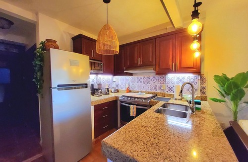 Downtown Puerto Vallarta Condo | King BR w/Private OCEAN VIEW Balcony●Sunsets●Steps to Beach & Malecon●Safe Loc