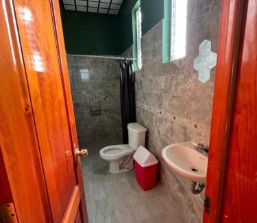 San Antonio de la Cal House | La casa de coco