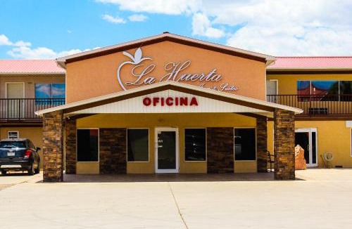 Cuauhtemoc Hotel | La Huerta Inn & Suites