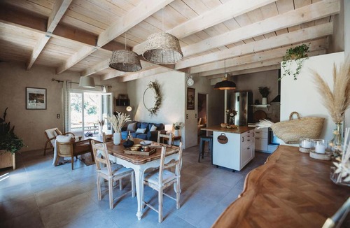 Eyragues Apartment | La maison de Lila