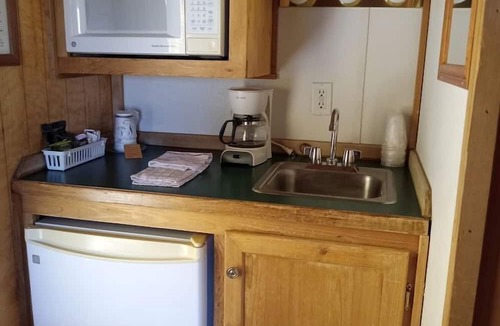 Meadview Cabin | Lake Mead National Recreation Area Glamping Cabin for an Arizona Adventure