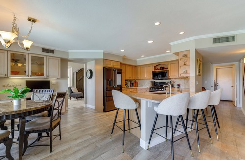 Lakewood Cottage | Lakefront Living! Huge Phoenix Home w/Dock, Pool