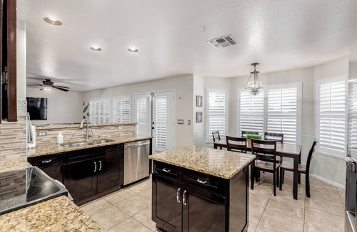 Arrowhead Lakes House | Lakeview: Retreat with Dock Views-Spacious-BBQ