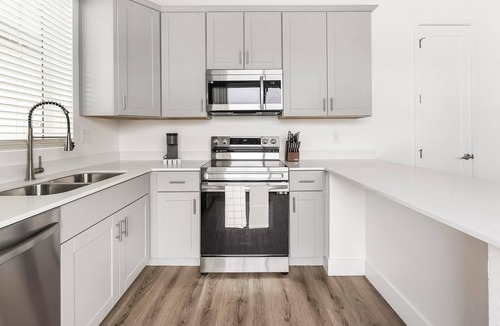 Maryvale Apartment | Landing | Amazing 1BD, Gym