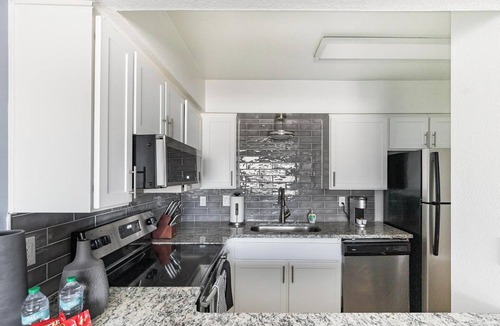 Maryvale Apartment | Landing | Amazing 1BD in Maryvale Village