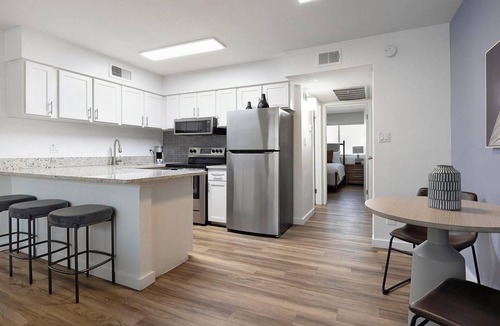 Glendale Apartment | Landing | Beautiful 1BD in Glendale