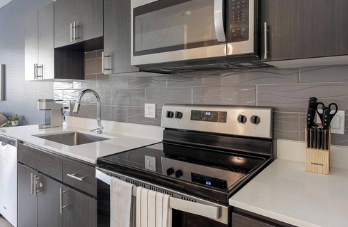 Maryvale Village Apartment | Landing | Incredible 2BD, Gym, Pool