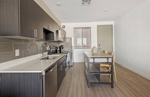 Maryvale Village Apartment | Landing | Modern 2BD, Pool, Gym