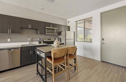 Maryvale Village Apartment | Landing | Modern 2BD, Pool, Gym