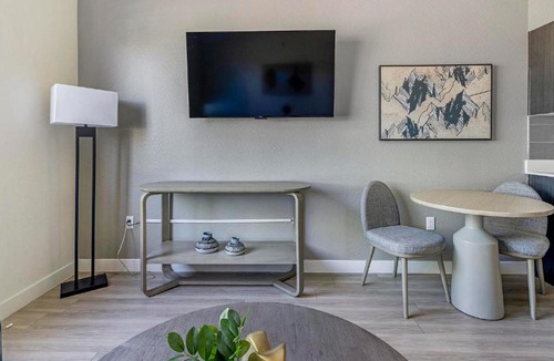 Maryvale Village Apartment | Landing Spectacular 1BD Yoga Studio Gym