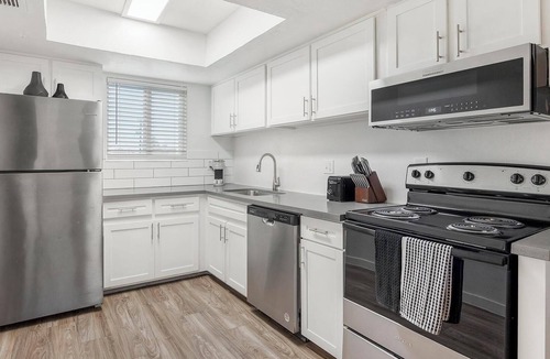 Glendale Apartment | Landing | Spectacular 2BD in Glendale