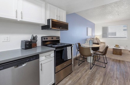 Glendale Apartment | Landing | Spectacular 2BD in Glendale