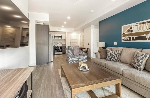 North Mountain Apartment | Landing | Spectacular 2BD, Pool, Gym