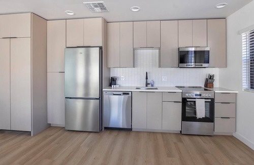 North Mountain Apartment | Landing | Stylish 1BD, Gym, Clubhouse