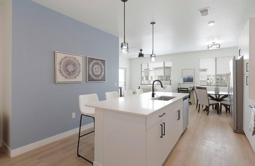 Casa Grande Apartment | Landing | Stylish 1BD, Gym, Pool