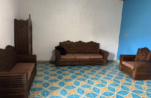 De Guadalupe House | Large colonial house with garden in downtown area