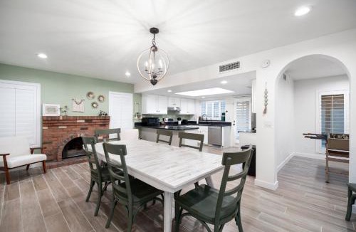 Foxfire House | Large Pool With Diving Board, Remodeled 3bdrm, Near State Farm STDM and More!