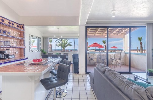 Centro House | Las Gaviotas 436 Mid-century Ocean View Apartment