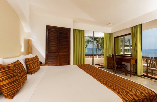 Las Glorias Resort | Las Palmas by the Sea All Inclusive