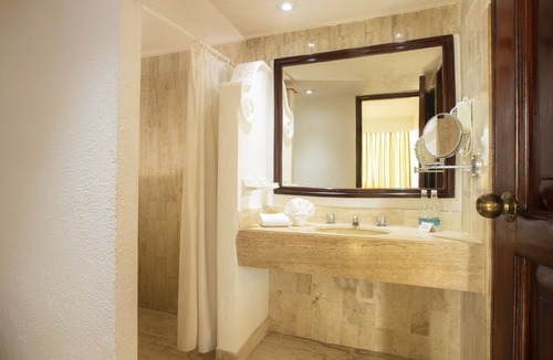 Las Glorias Resort | Las Palmas by the Sea All Inclusive