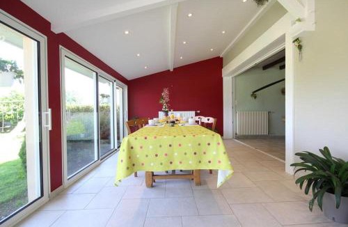 Chamblanc Bed & Breakfast | Le champ Vert