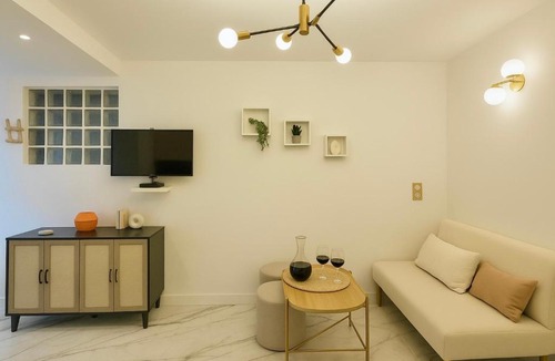 Strasbourg -Saint-Denis Apartment | LE MARAIS-SAINT MARTIN Résidences