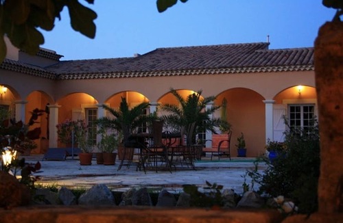 Arles Apartment | Little paradise, close to Arles, Provence, spacious terrace and pool