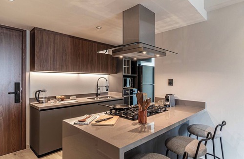 Zona Rosa Hotel | LIV Reforma by Kukun Apartments