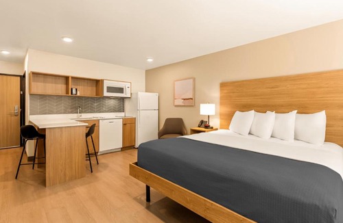 Surprise Hotel | LivAway Suites Phoenix-Surprise
