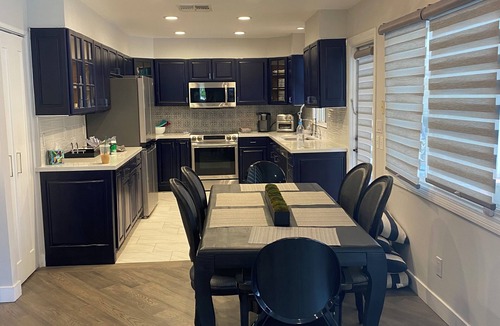 South Scottsdale House | Located in the heart of Scottsdale, with the walking distance to restaurants
