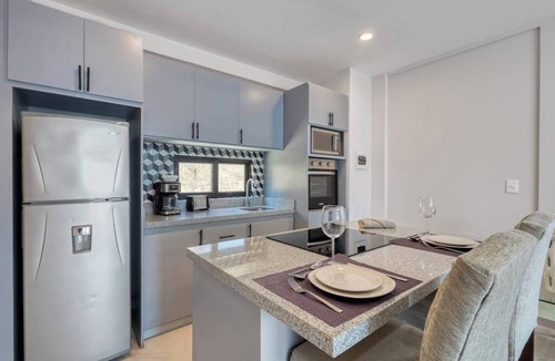 Downtown Cabo San Lucas Apartment | Loft Close to the Ocean With Rooftop Infinity Pool, Balcony & gym - Dog-friendly