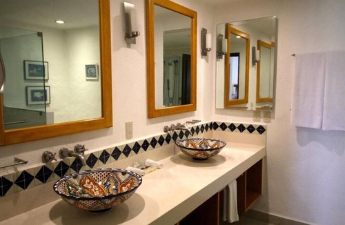South Hotel Zone Hotel | Los Tules Impeccable 1BR Condo with Tennis Court & Pool
