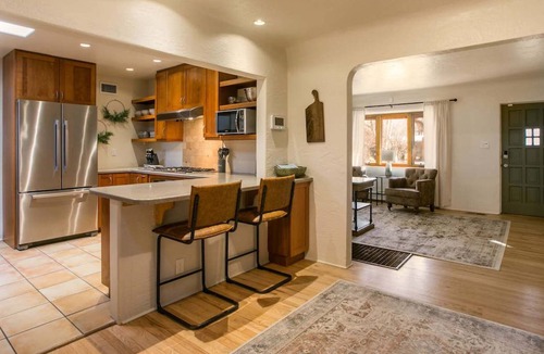 Alamedan Valley House | Los Ranchos Adobe Home