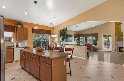 Tucson House | Louis House | Foothills Heated Pool & View