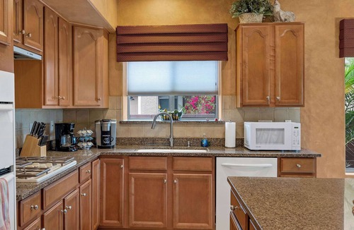 Tucson House | Louis House | Foothills Heated Pool & View