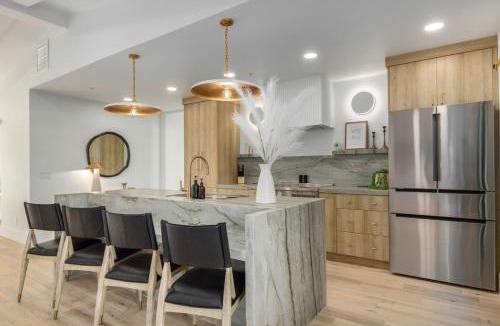 Trail West House | LUX Family Retreat-FREE Htd Pool-3 En-Suites