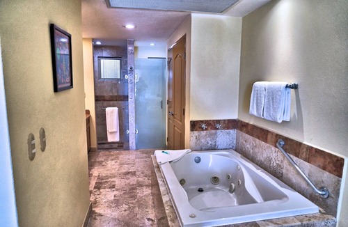Flamingos Resort | Luxe- 1 BR