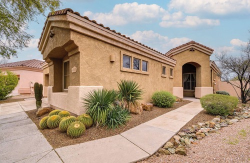 Glen Eagle Cottage | Luxe Couples Retreat w/Pool & Outdoor Kitchen!