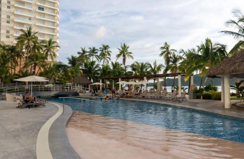 Zona Dorada Apartment | Luxe Oceanfront Condo in Golden Zone
