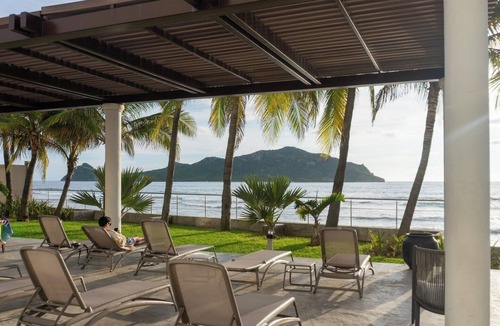 Zona Dorada Apartment | Luxe Oceanfront Condo in Golden Zone