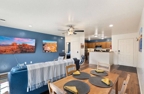 Williams Condo | Luxurious Comfort w/Coffee Bar & EV Charger