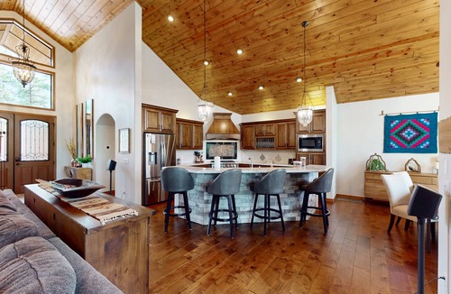 Torreon House | Luxurious mountain home w/firepit & grill - close to hiking, fishing, & golf