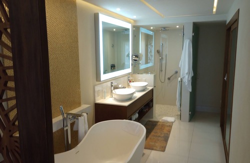San Jose del Cabo Resort | Luxurious Oceanfront 5 STAR Resort Suite at Villa la Valencia with a Lazy River!
