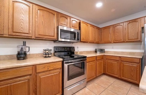 Tamaron House | Luxurious Retreat. HTD Pool & Outdoor Fun!
