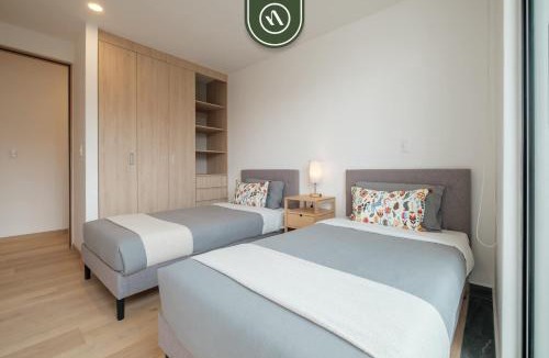 Hipodromo Apartment | Luxury 2 BR Condo in Condesa